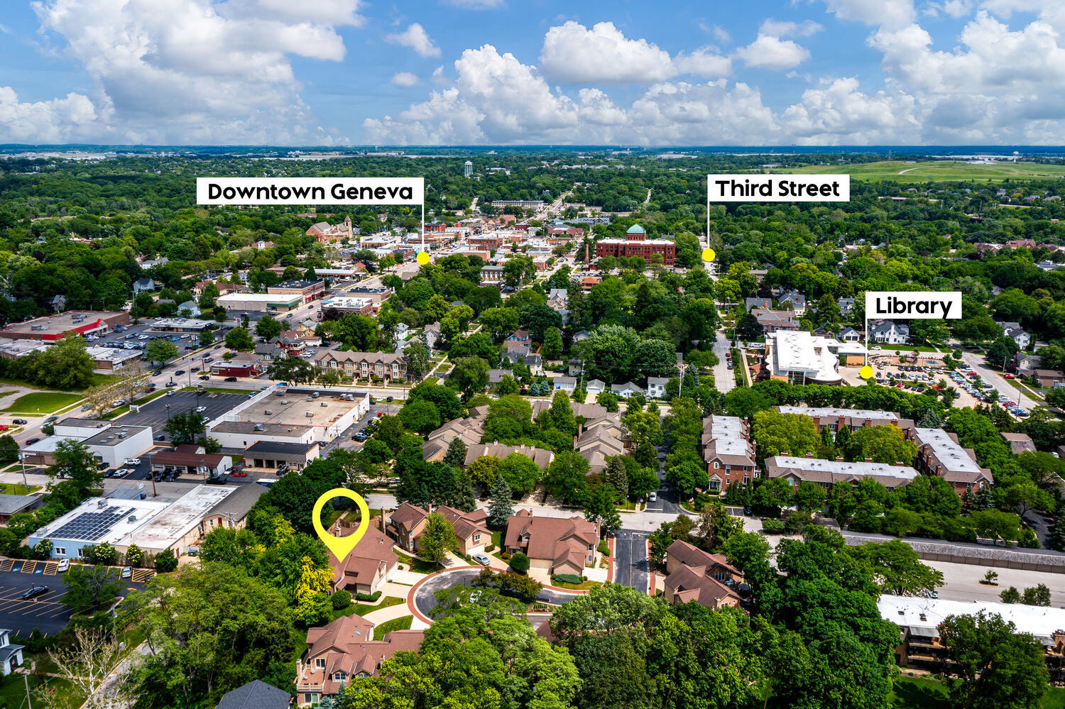 704 Natwill Square Geneva, IL 60134 - Photo 32 of 35 a view of a city