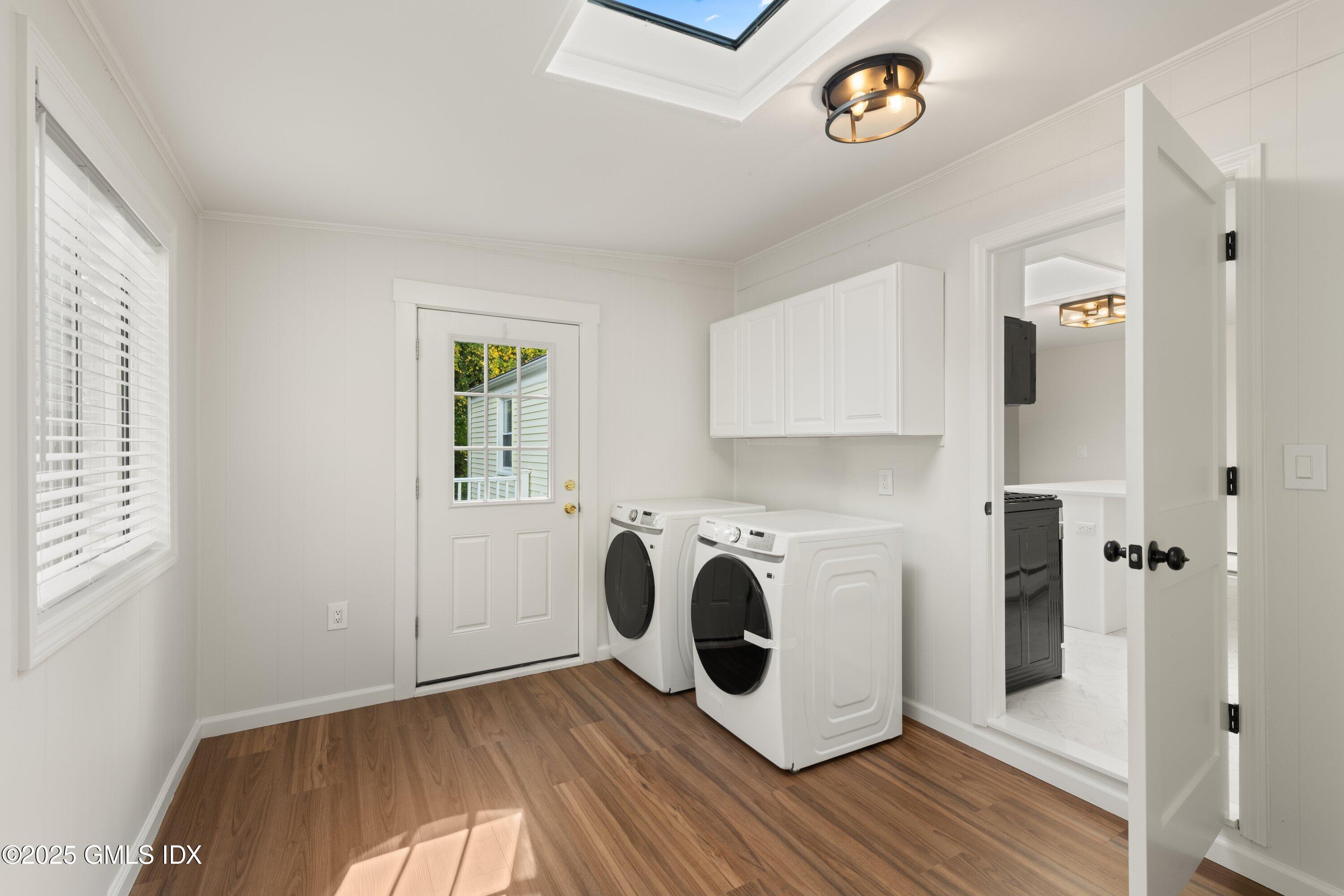 48 Meyer Place Riverside, CT 06878 - Photo 14 of 23 Laundry/Mudroom