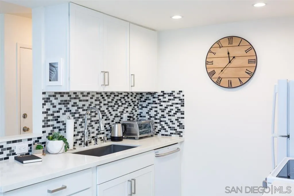 6036 Rancho Mission Road San Diego, CA 92108 - Photo 11 of 25 Gallery Image 11
