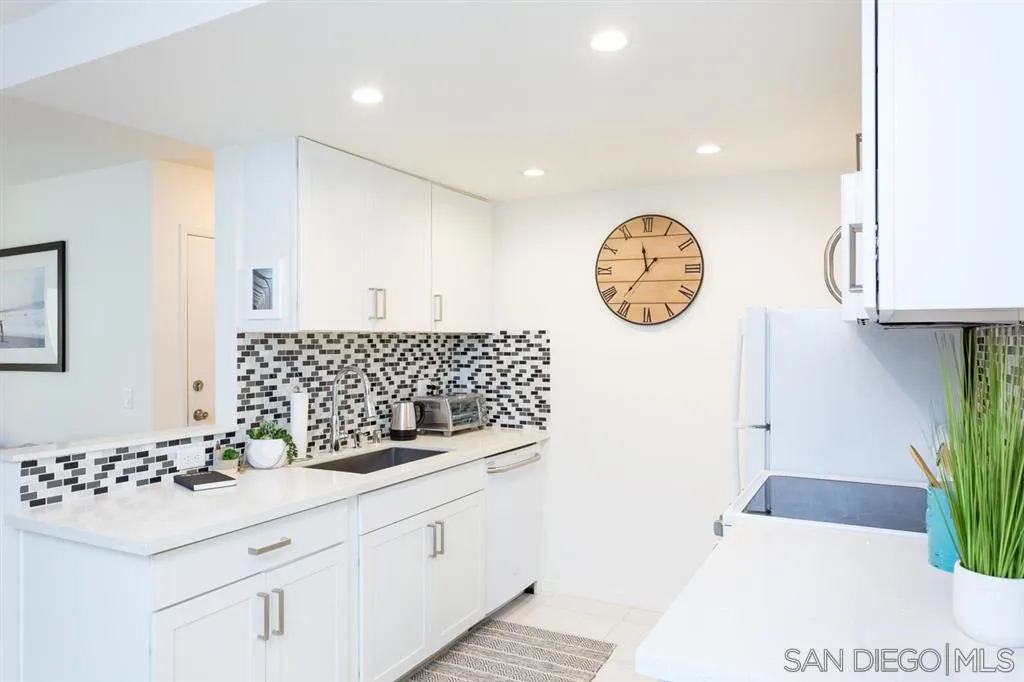 6036 Rancho Mission Road San Diego, CA 92108 - Photo 10 of 25 Gallery Image 10