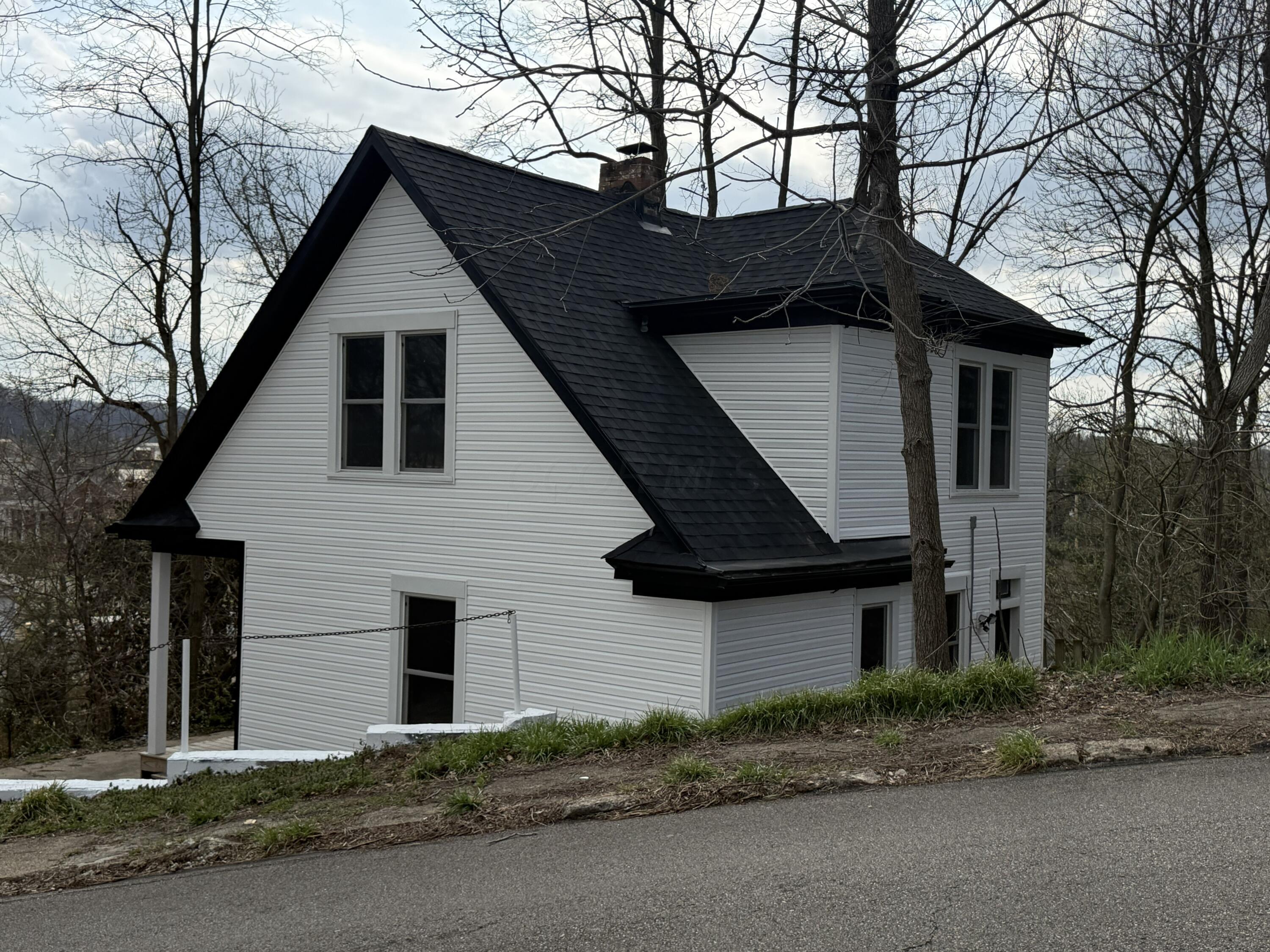 229 North Spring Street Logan, OH 43138 - Photo 2 of 14