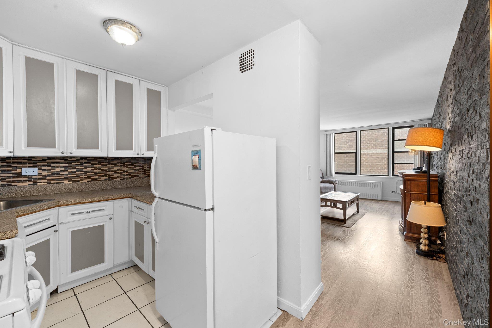 3121 Middletown Road, Unit 8A Bronx, NY 10461 - Photo 4 of 21