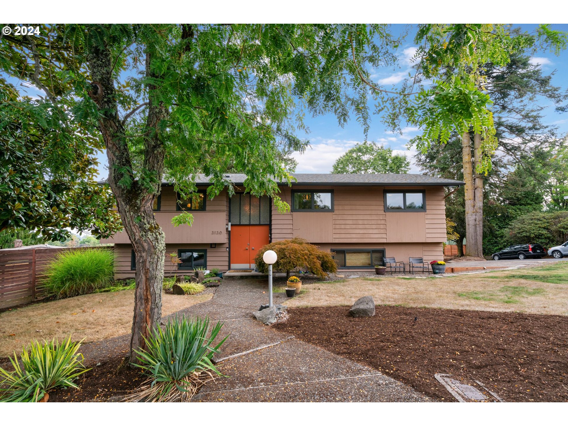 3130 Southwest Ridge Drive Portland, OR 97219 - Photo 1 of 46 Gallery Image 1