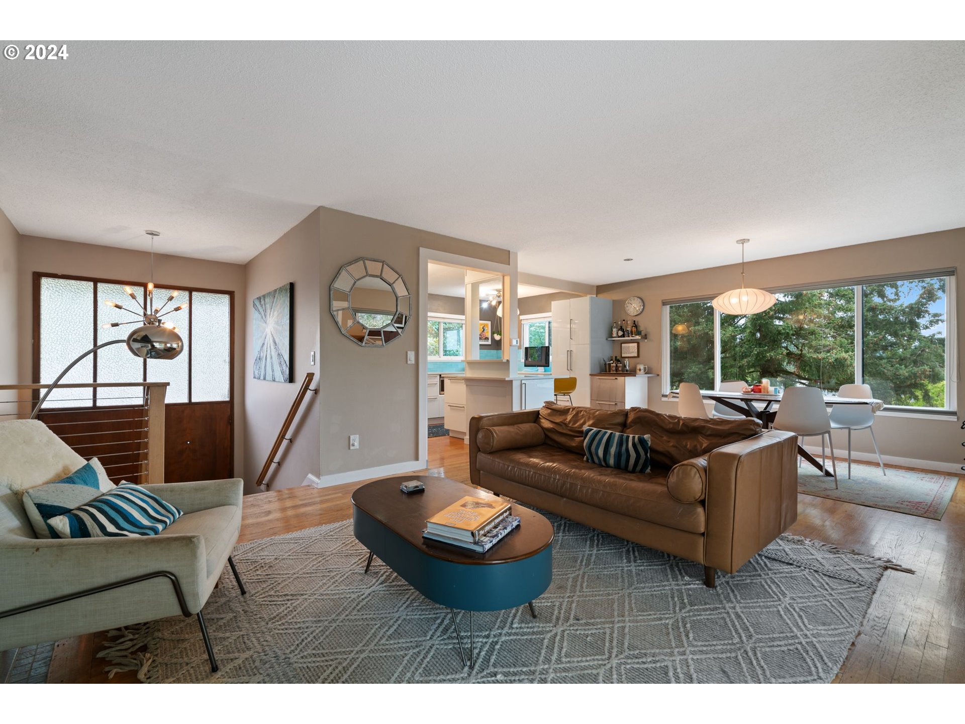 3130 Southwest Ridge Drive Portland, OR 97219 - Photo 11 of 46 Gallery Image 11
