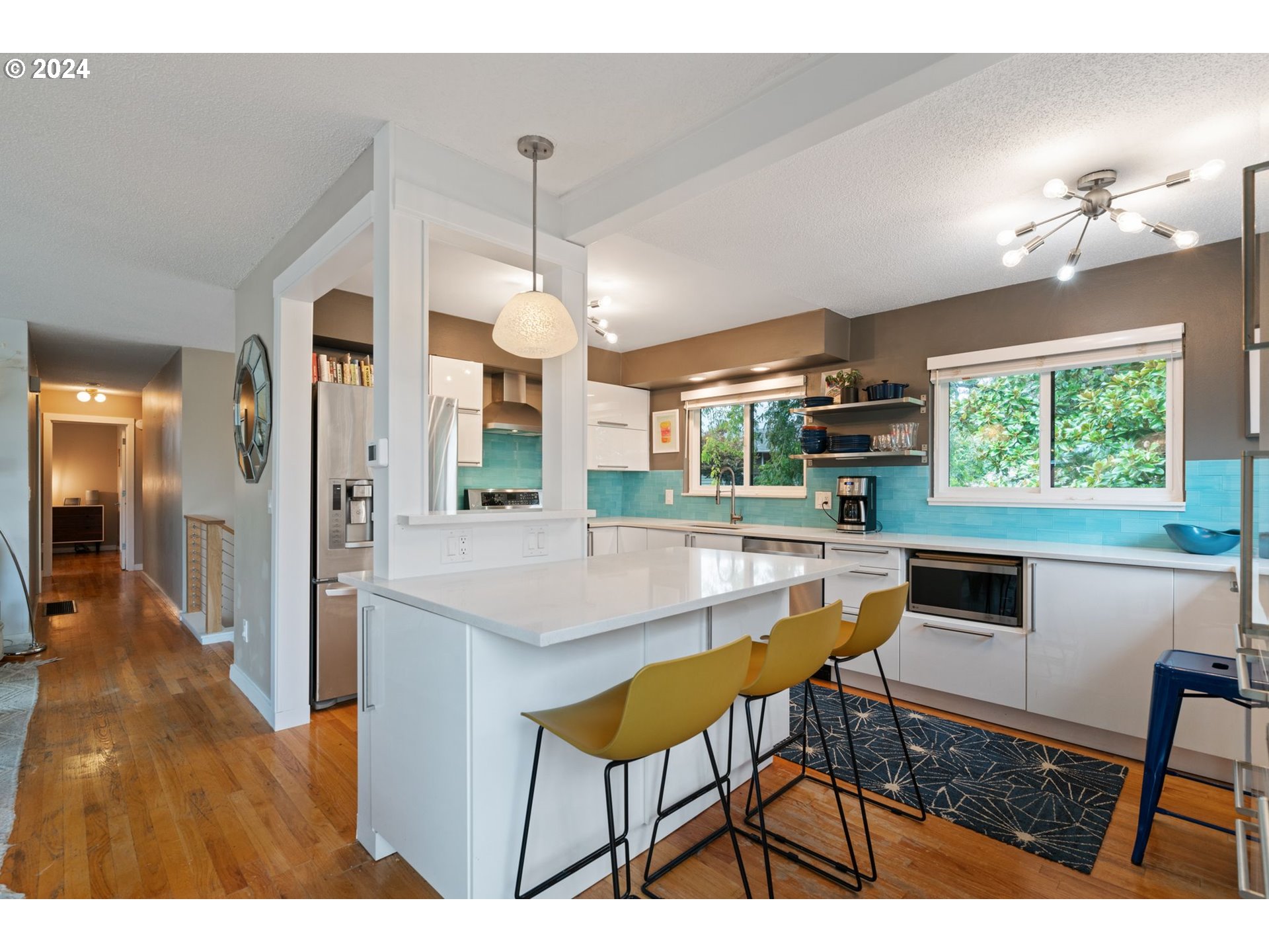 3130 Southwest Ridge Drive Portland, OR 97219 - Photo 15 of 46 Gallery Image 15