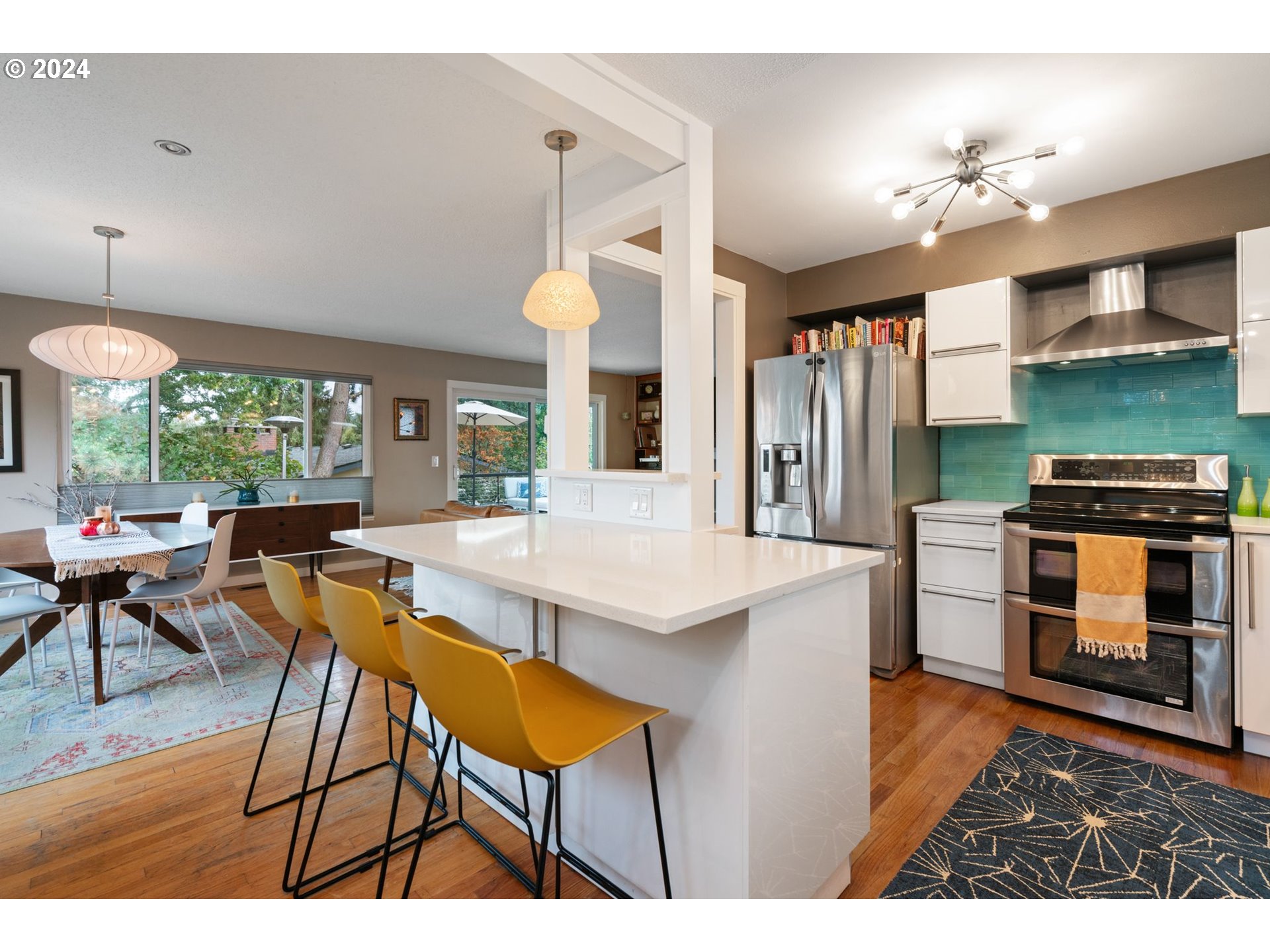 3130 Southwest Ridge Drive Portland, OR 97219 - Photo 18 of 46 Gallery Image 18