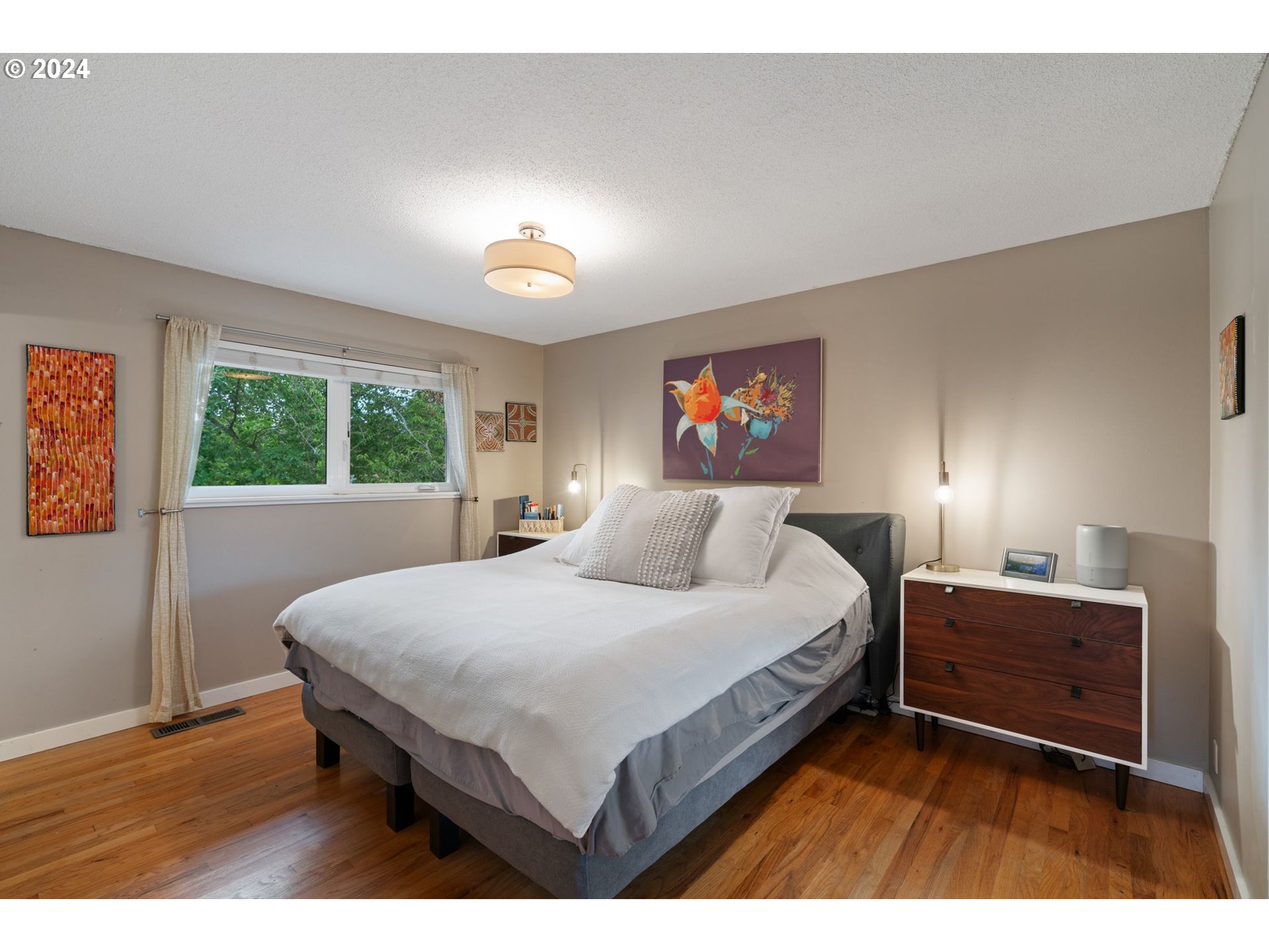 3130 Southwest Ridge Drive Portland, OR 97219 - Photo 21 of 46 Gallery Image 21