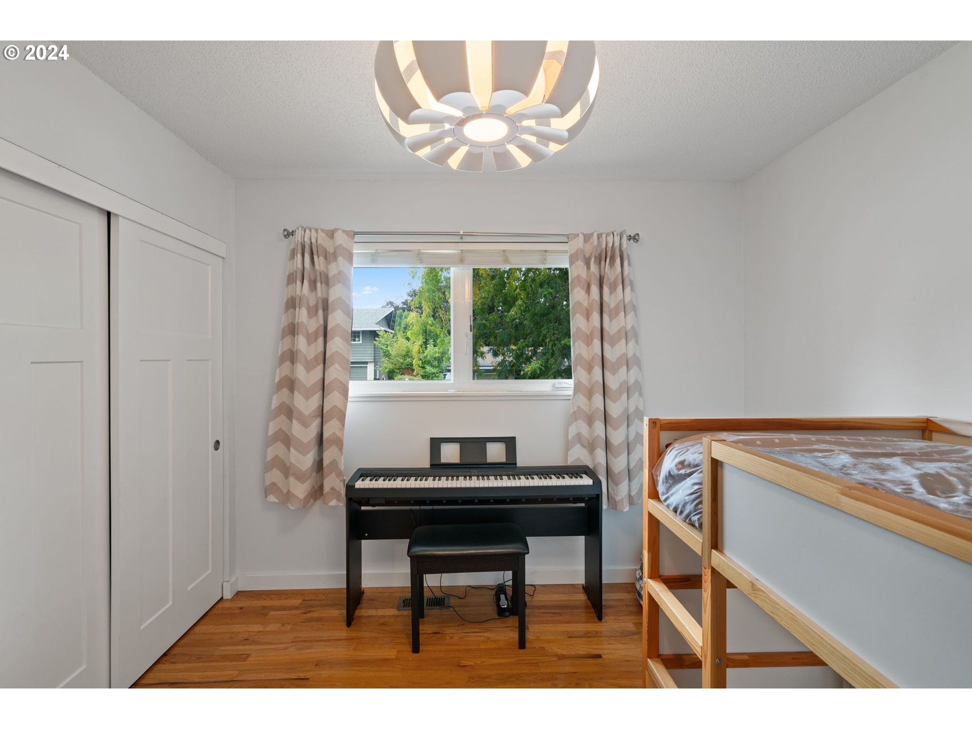 3130 Southwest Ridge Drive Portland, OR 97219 - Photo 27 of 46 Gallery Image 27
