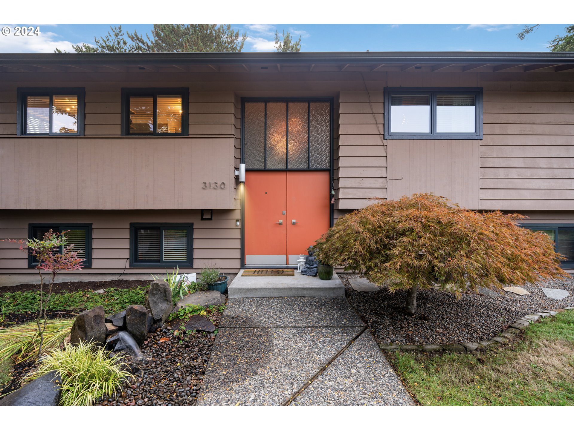 3130 Southwest Ridge Drive Portland, OR 97219 - Photo 3 of 46 Gallery Image 3