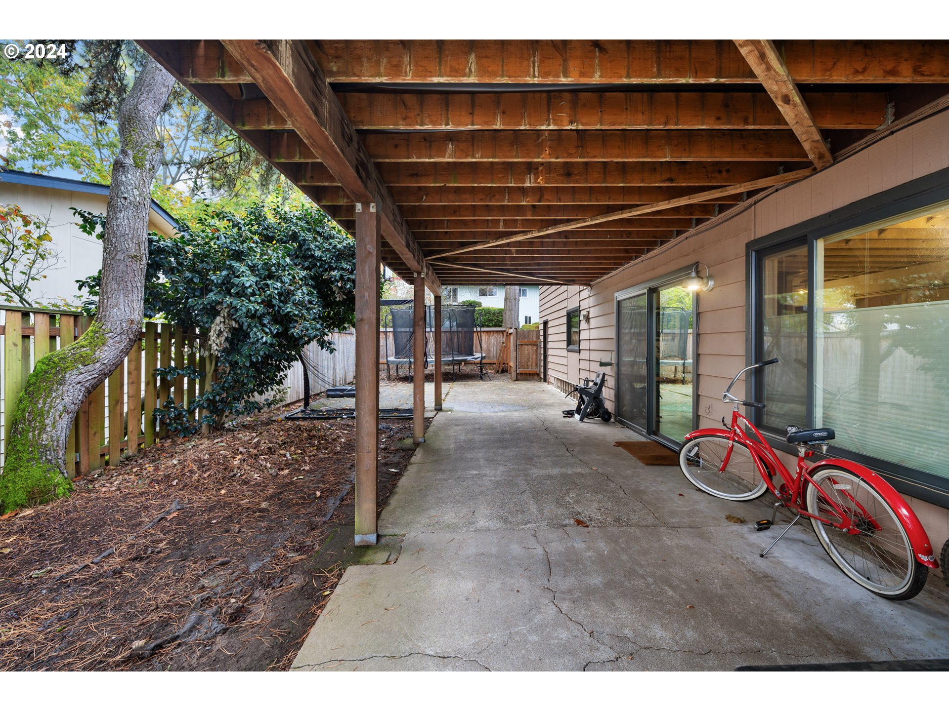 3130 Southwest Ridge Drive Portland, OR 97219 - Photo 41 of 46 Gallery Image 41