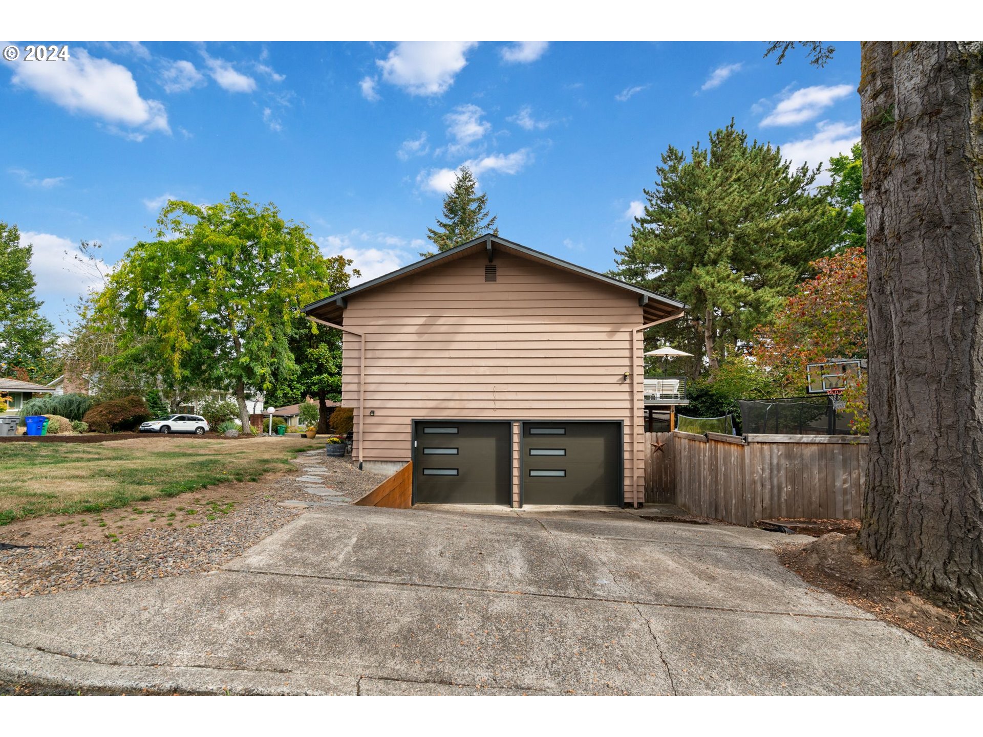 3130 Southwest Ridge Drive Portland, OR 97219 - Photo 45 of 46 Gallery Image 45
