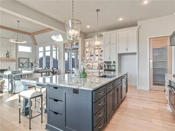 $1,466,315 | 10603 West 173rd Terrace, Overland Park, KS 66221