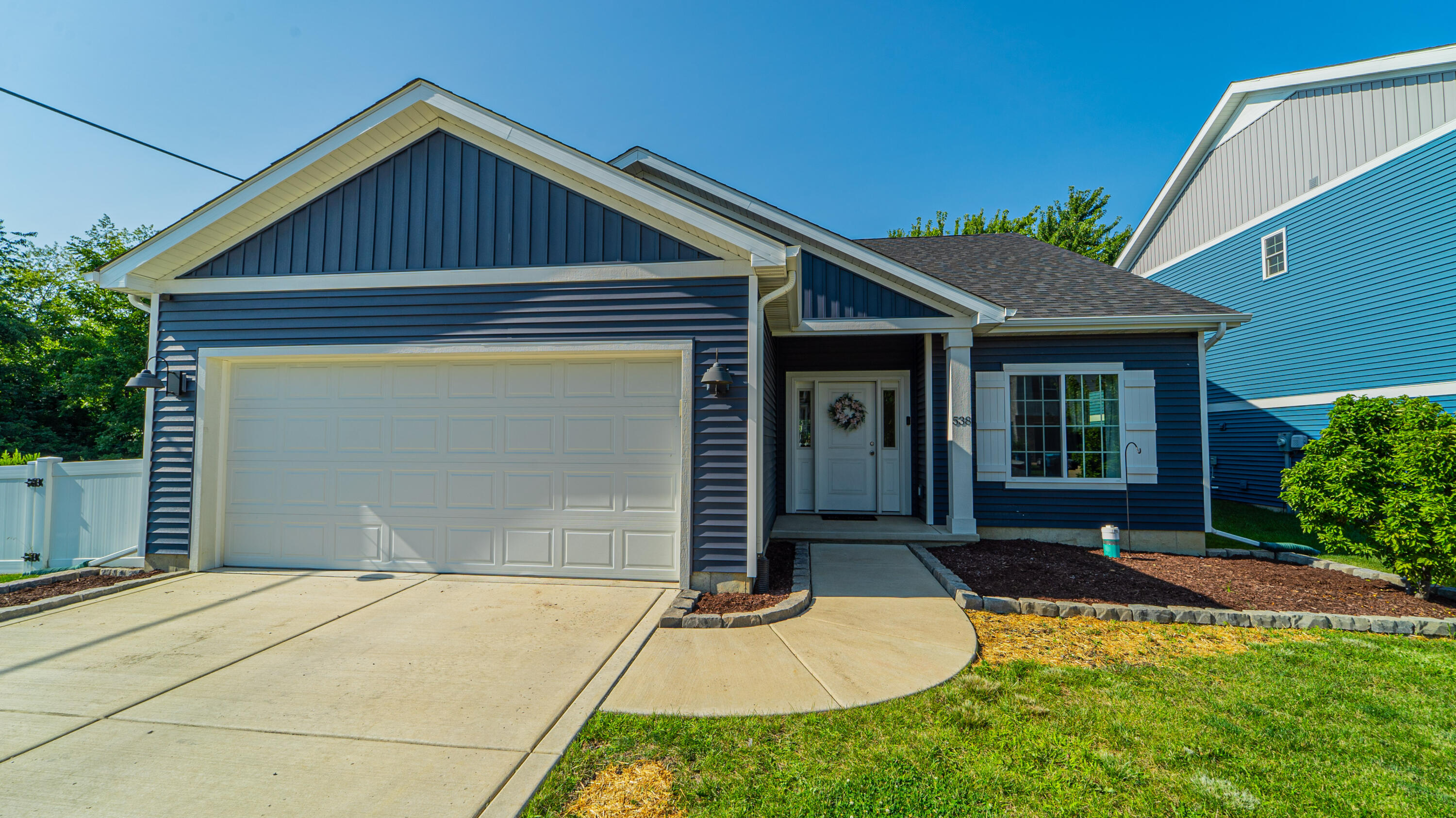 538 Emerald Drive Chesterton, IN 46304 - Photo 2 of 25 a front view of a house with yard