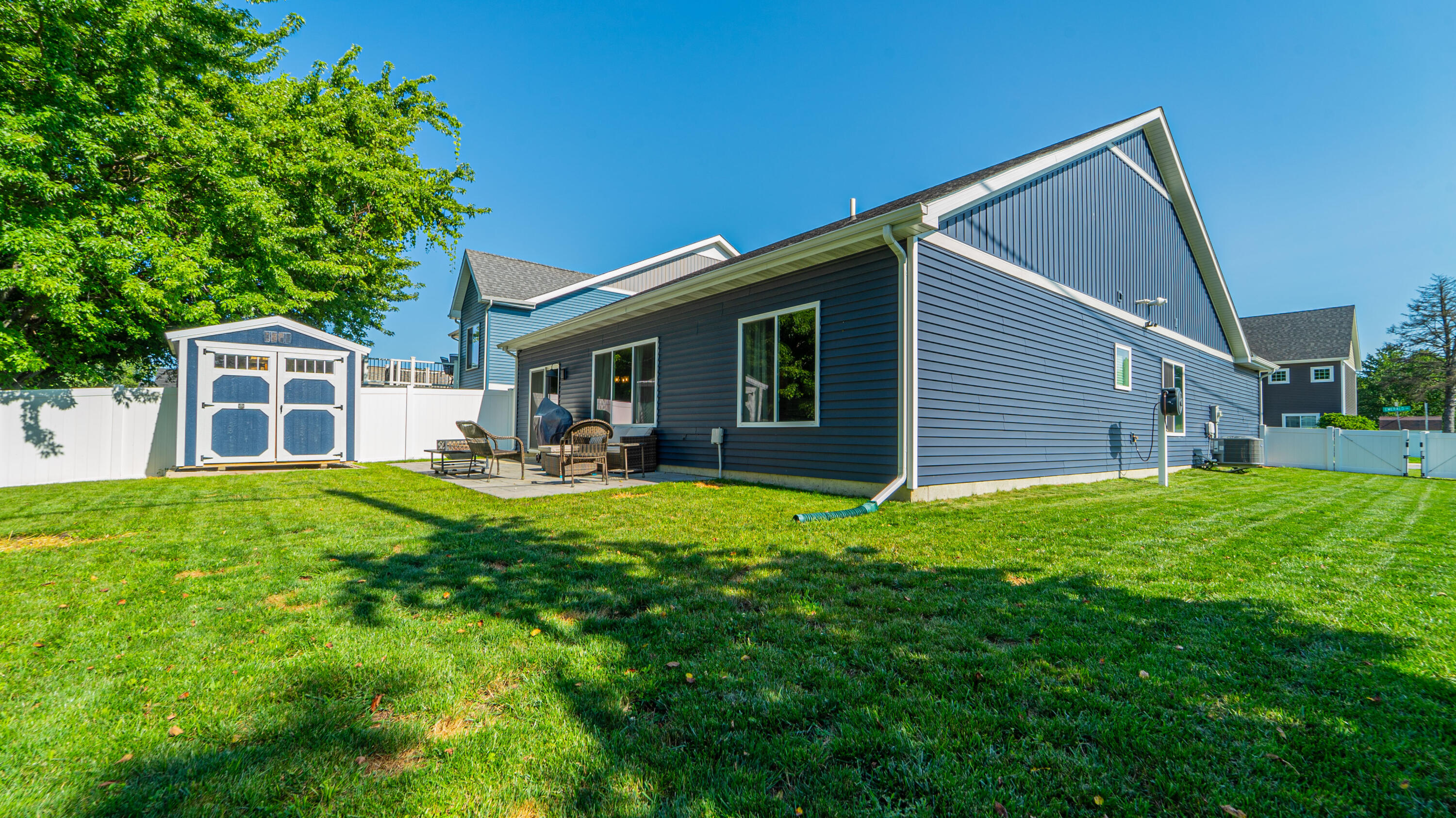 538 Emerald Drive Chesterton, IN 46304 - Photo 23 of 25 a house view with a garden space