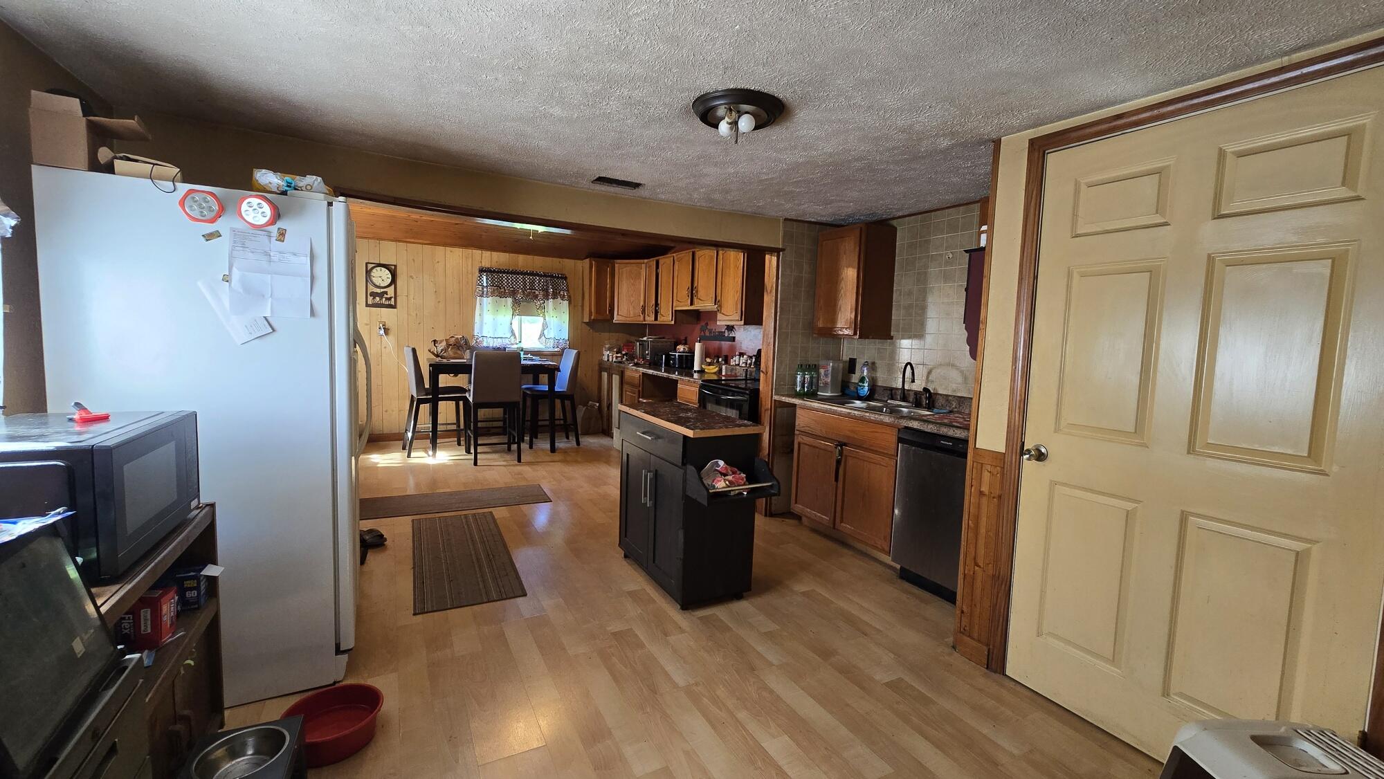 5065 Lorenson Road Muskegon, MI 49445 - Photo 8 of 31 20260914_141337_resized_1