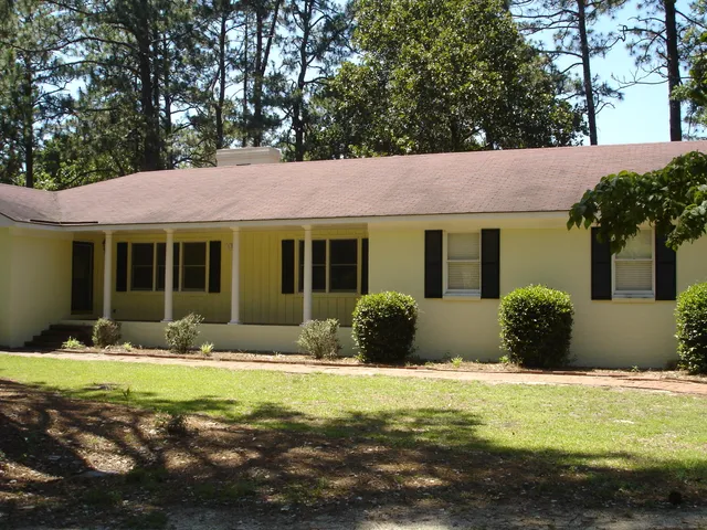 $2,400 | 135 Page Road, Pinehurst, NC 28374