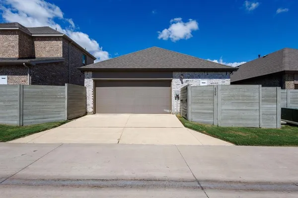 $2,600 | 609 Boardwalk Way, Argyle, TX 76226