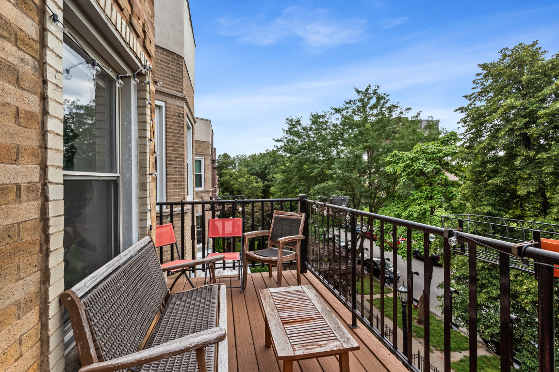 4635 North Malden Street, Unit 3S Chicago, IL 60640 - Photo 14 of 20 a view of balcony with furniture