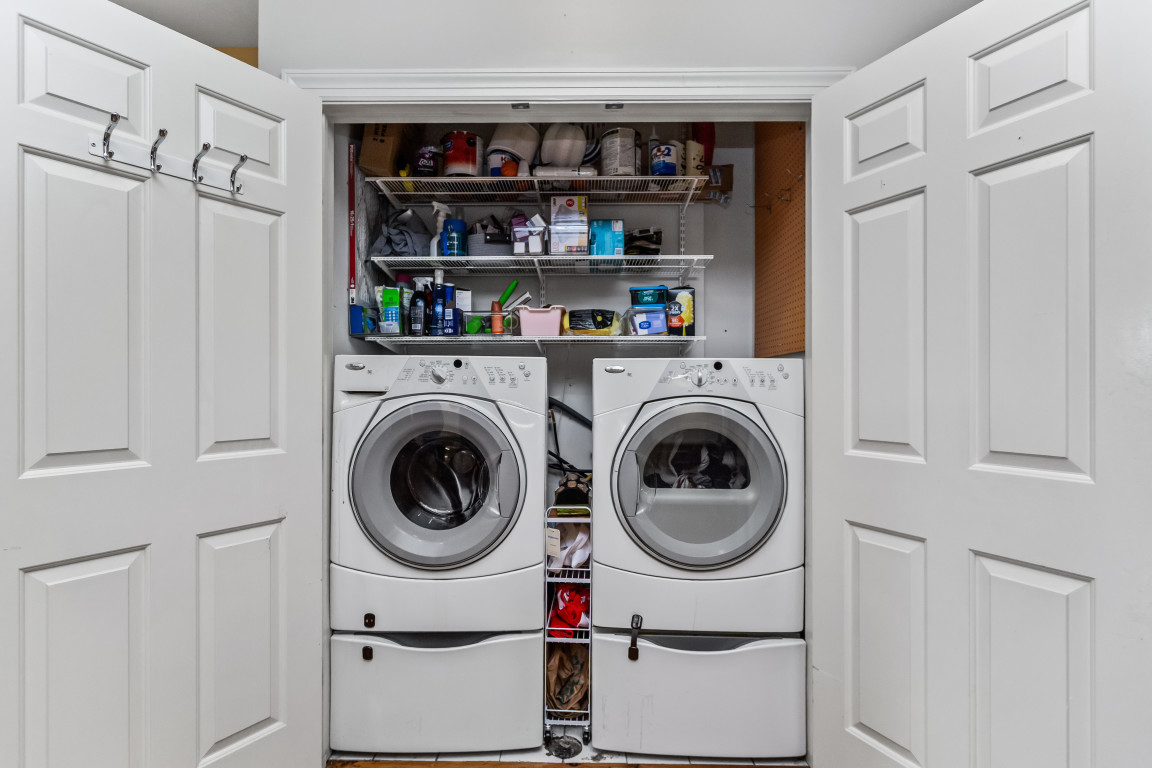 4635 North Malden Street, Unit 3S Chicago, IL 60640 - Photo 19 of 20 a utility room with dryer and washer