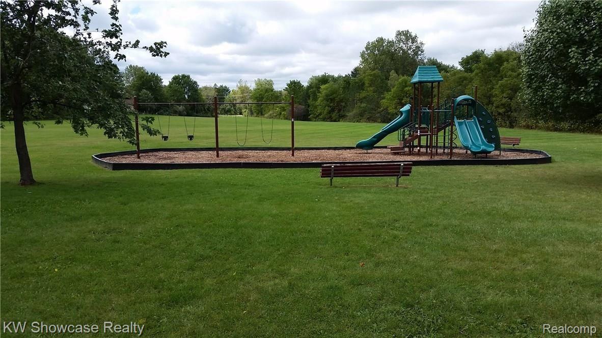 1031 Millbrook Road Canton, MI 48188 - Photo 25 of 26 20150919_130223.jpg