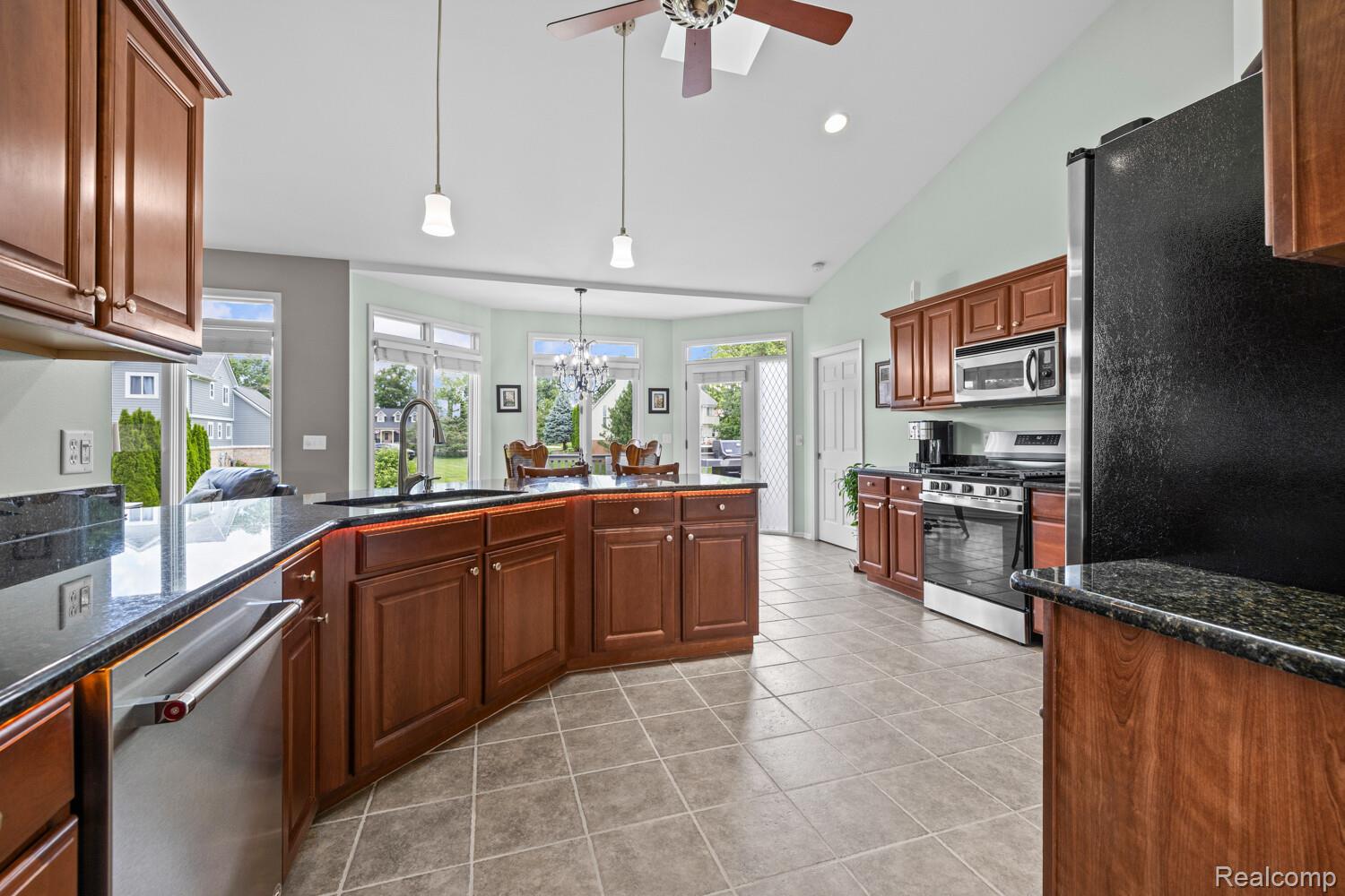 1131 Thorn Ridge Drive Howell, MI 48843 - Photo 11 of 47 15_1131_Thorn_Ridge_Dr16_mls.jpg