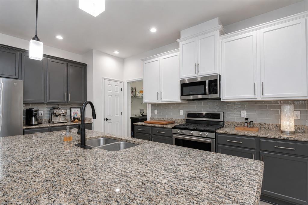 5301 Match Point Place Lithia, FL 33547 - Photo 10 of 39