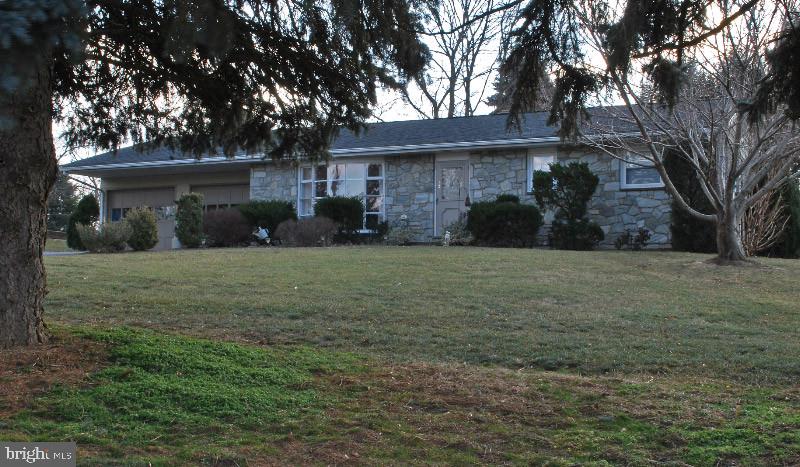 1708 Windy Hill Road Lancaster, PA 17602 - Photo 2 of 21 Gallery Image 2