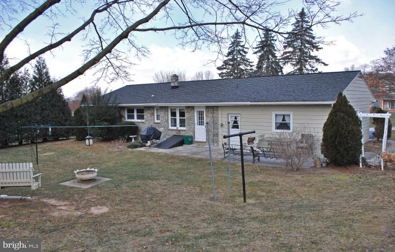 1708 Windy Hill Road Lancaster, PA 17602 - Photo 3 of 21 Gallery Image 3