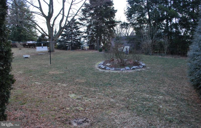 1708 Windy Hill Road Lancaster, PA 17602 - Photo 4 of 21 Gallery Image 4