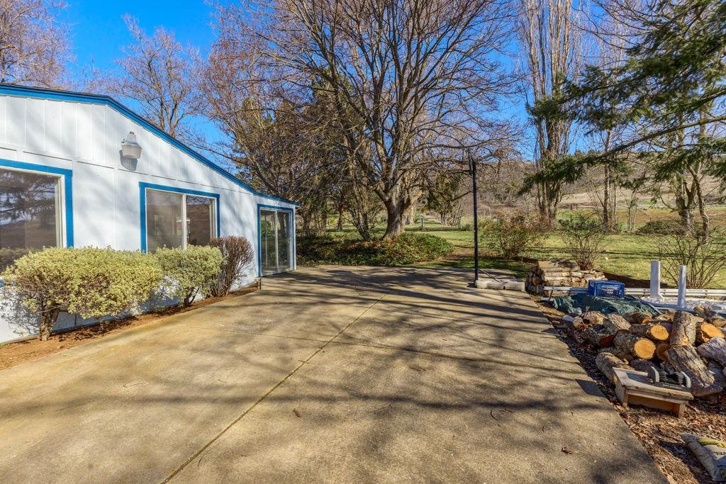 2100 North Valley View Road Ashland, OR 97520 - Photo 27 of 31 Additional Photo