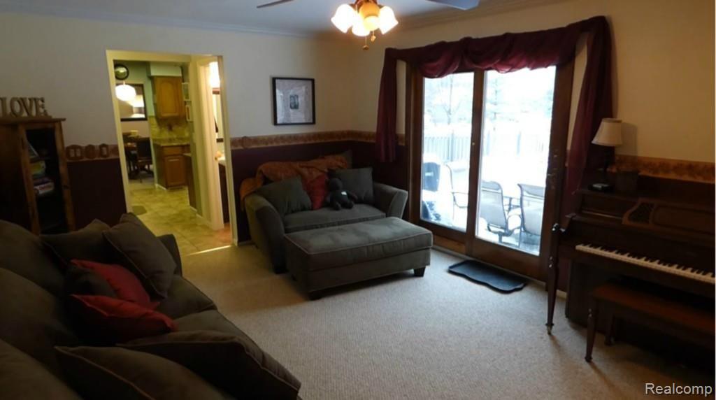 41474 Hanford Road Canton, MI 48187 - Photo 11 of 32 Family3.jpg