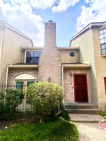 $2,300 | 7350 Kirby Drive, Unit 2, Houston, TX 77030