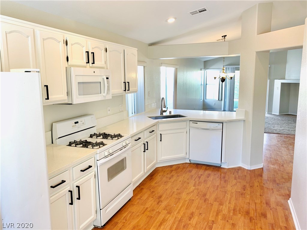 274 Spring Palms Street Henderson, NV 89012 - Photo 4 of 50 Gallery Image 4
