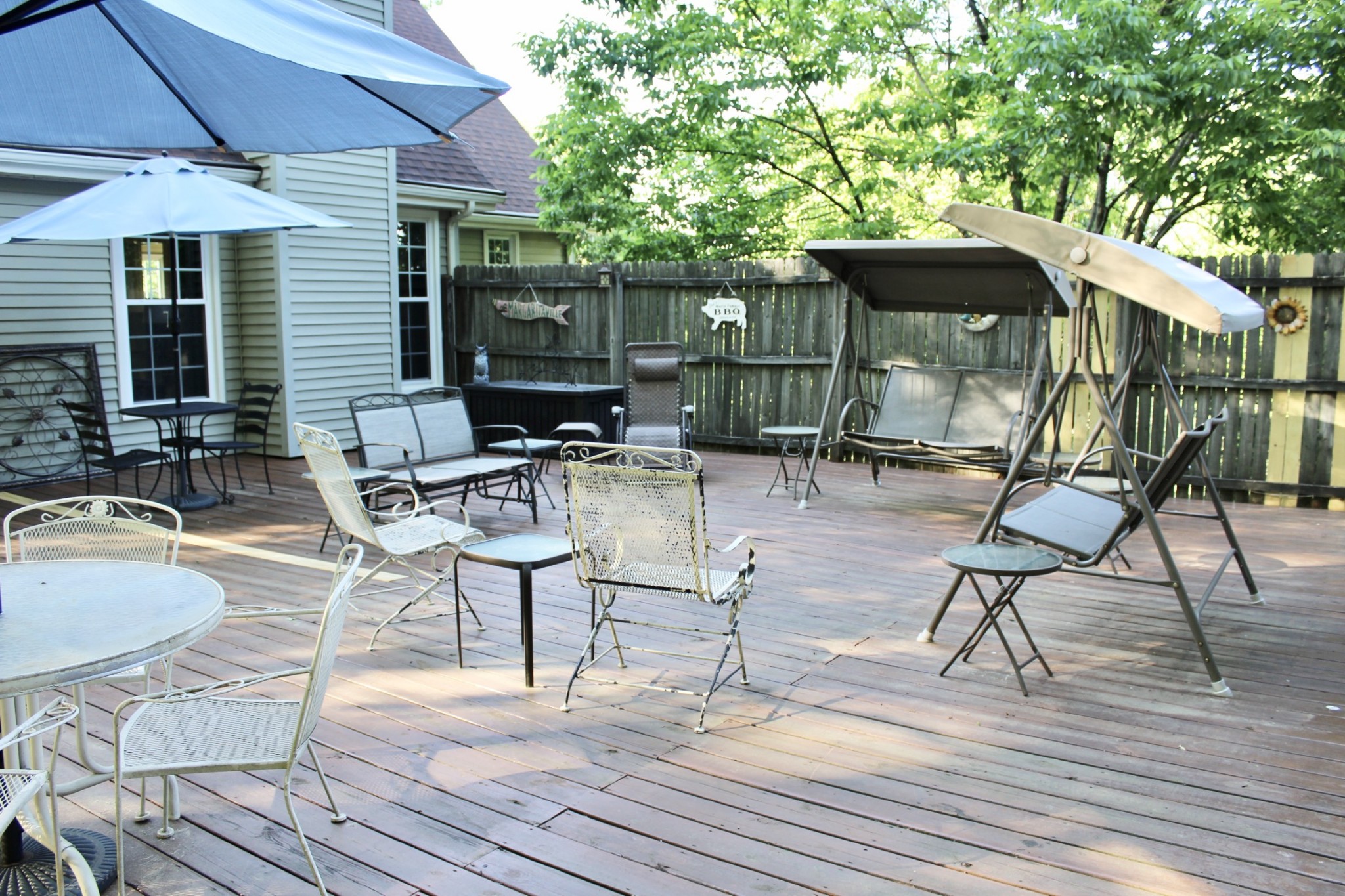 800 Oak Ridge Drive Springfield, TN 37172 - Photo 13 of 48 a patio with glass table and chairs