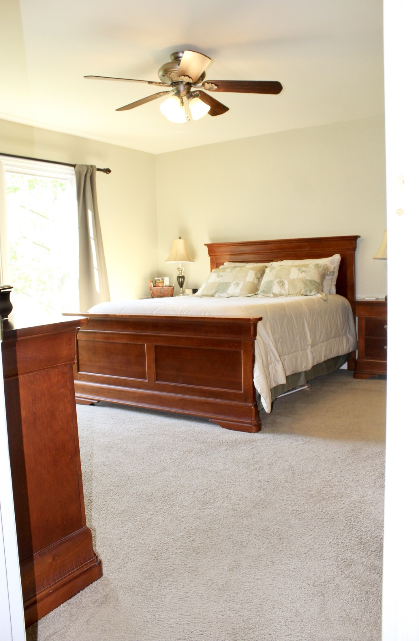 800 Oak Ridge Drive Springfield, TN 37172 - Photo 20 of 48 a bed sitting in a room next to a window