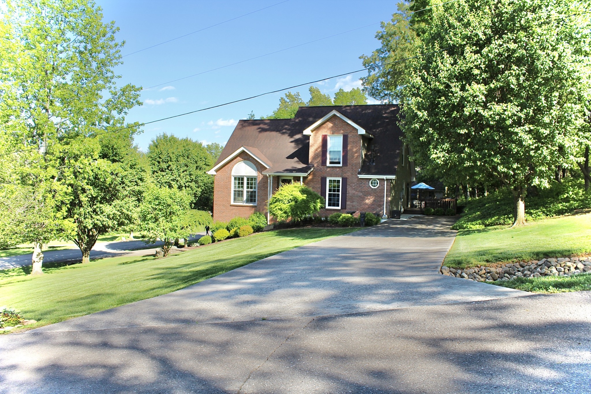 800 Oak Ridge Drive Springfield, TN 37172 - Photo 4 of 48 a front view of a house with a yard