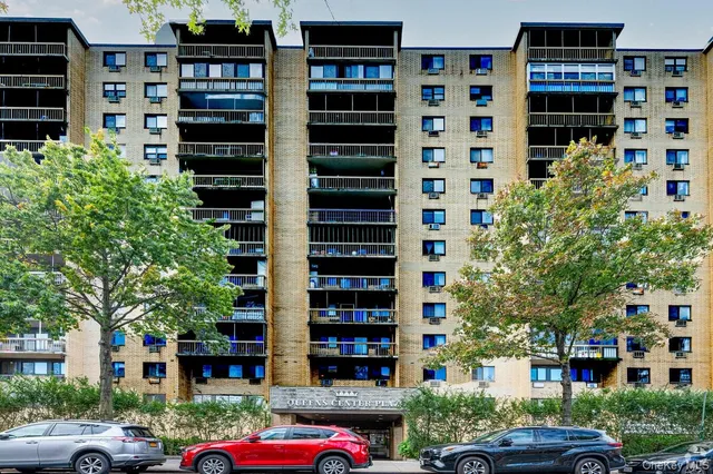 $575,000 | 87-08 Justice Avenue, Unit 12E | Elmhurst