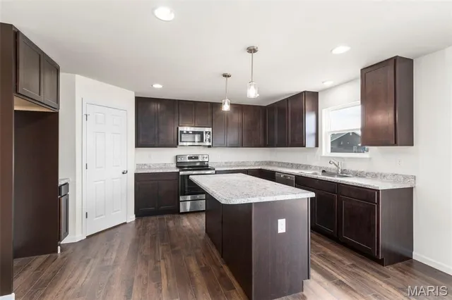 $379,900 | 1032 Westhaven Boulevard, Wentzville, MO 63385