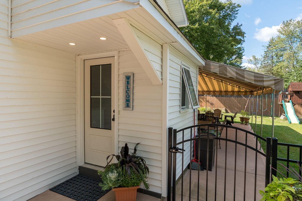 112 Granville Road Southwick, MA 01077 - Photo 8 of 40 Gallery Image 8