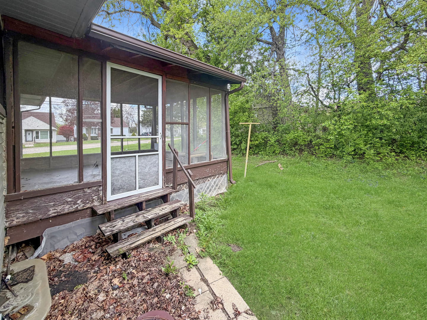 1305 South Prairie Avenue Freeport, IL 61032 - Photo 2 of 12