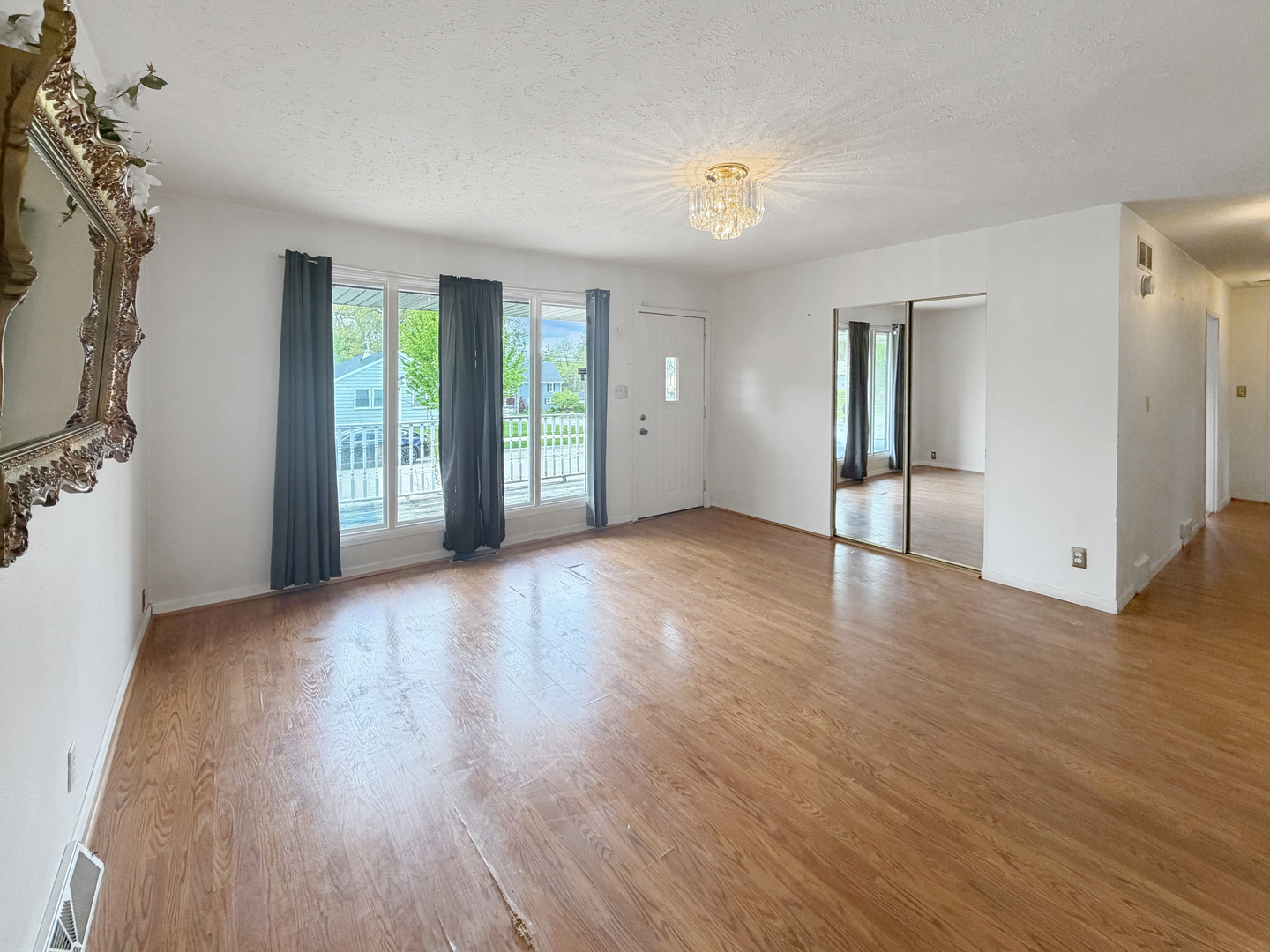 1305 South Prairie Avenue Freeport, IL 61032 - Photo 3 of 12