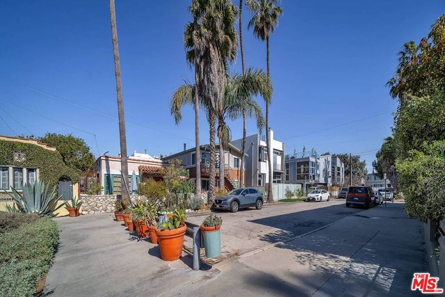 $3,995 | 475 Carroll Avenue, Venice, CA 90291