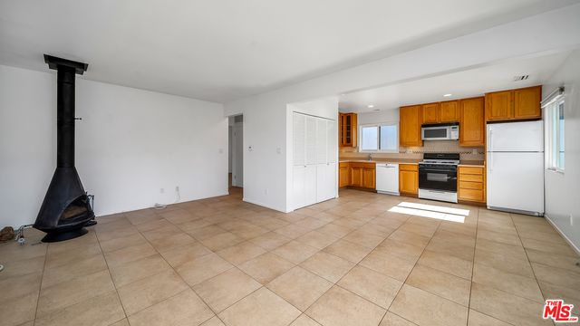 $3,995 | 475 Carroll Avenue, Venice, CA 90291