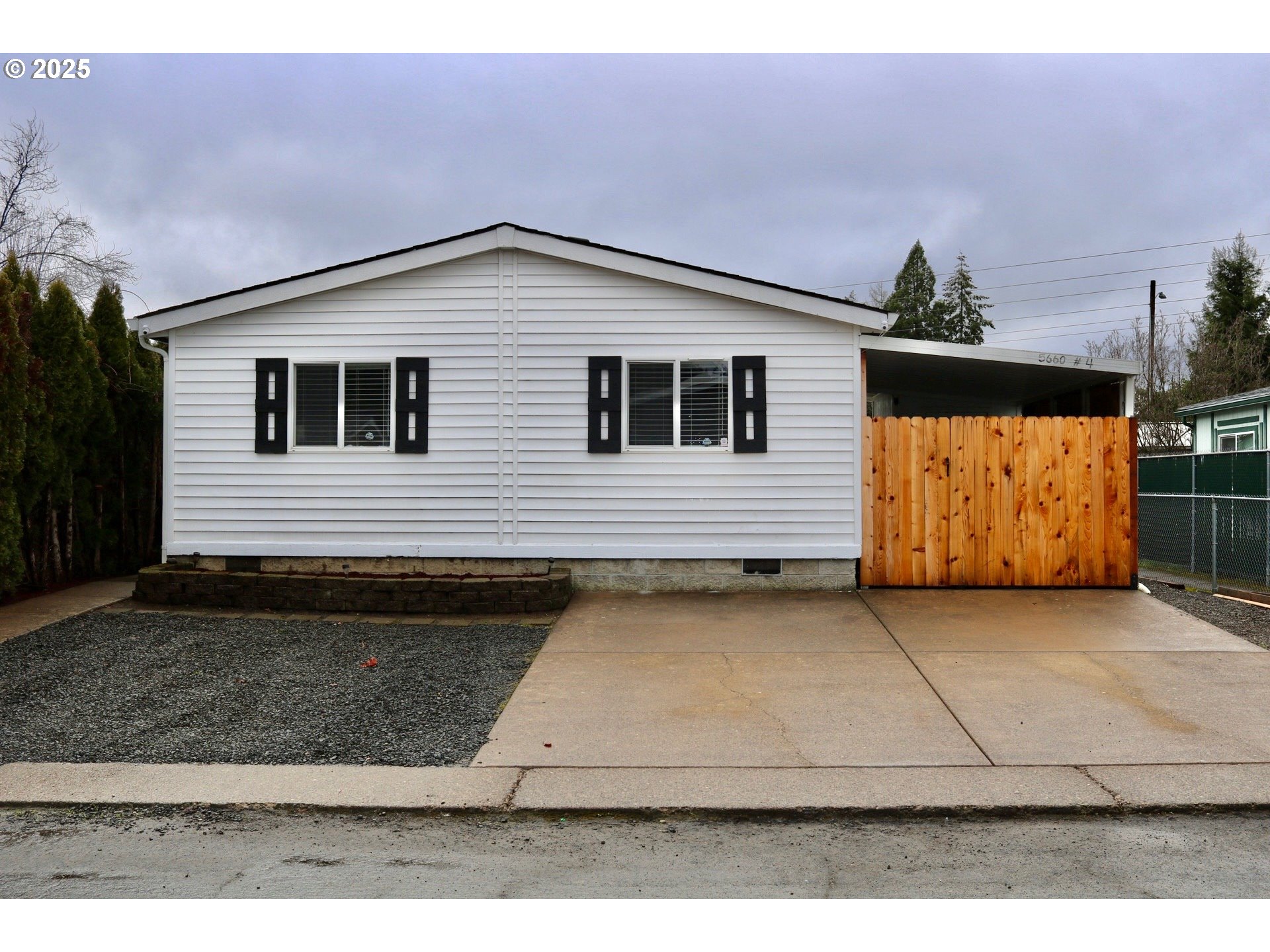 5660 Daisy Street, Unit 4 Springfield, OR 97478 - Photo 1 of 33 Gallery Image 1