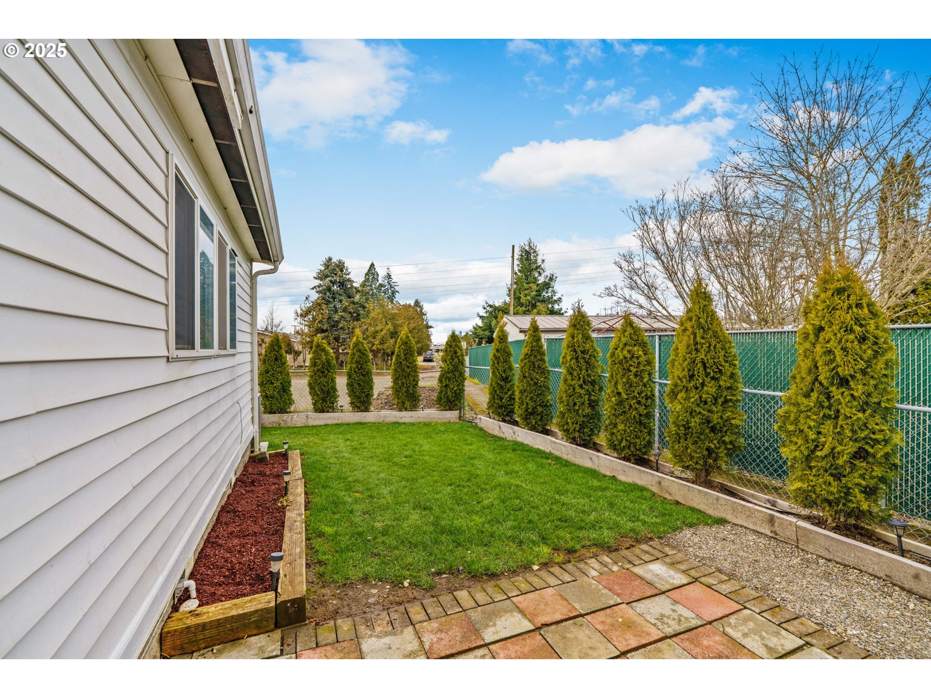 5660 Daisy Street, Unit 4 Springfield, OR 97478 - Photo 27 of 33 Gallery Image 27