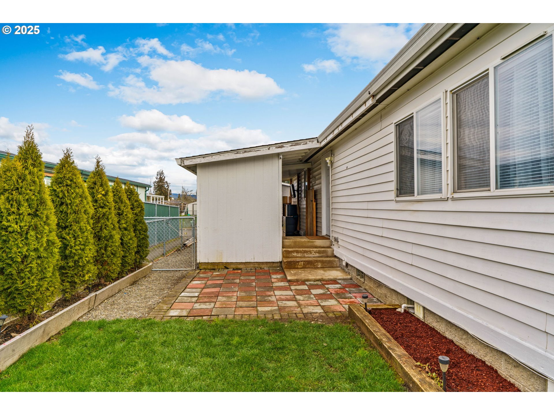 5660 Daisy Street, Unit 4 Springfield, OR 97478 - Photo 28 of 33 Gallery Image 28