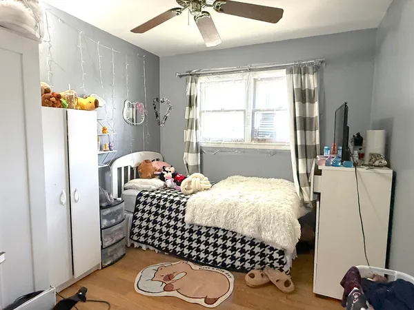 $299,900 | 617 McKinley Avenue, Mundelein, IL 60060