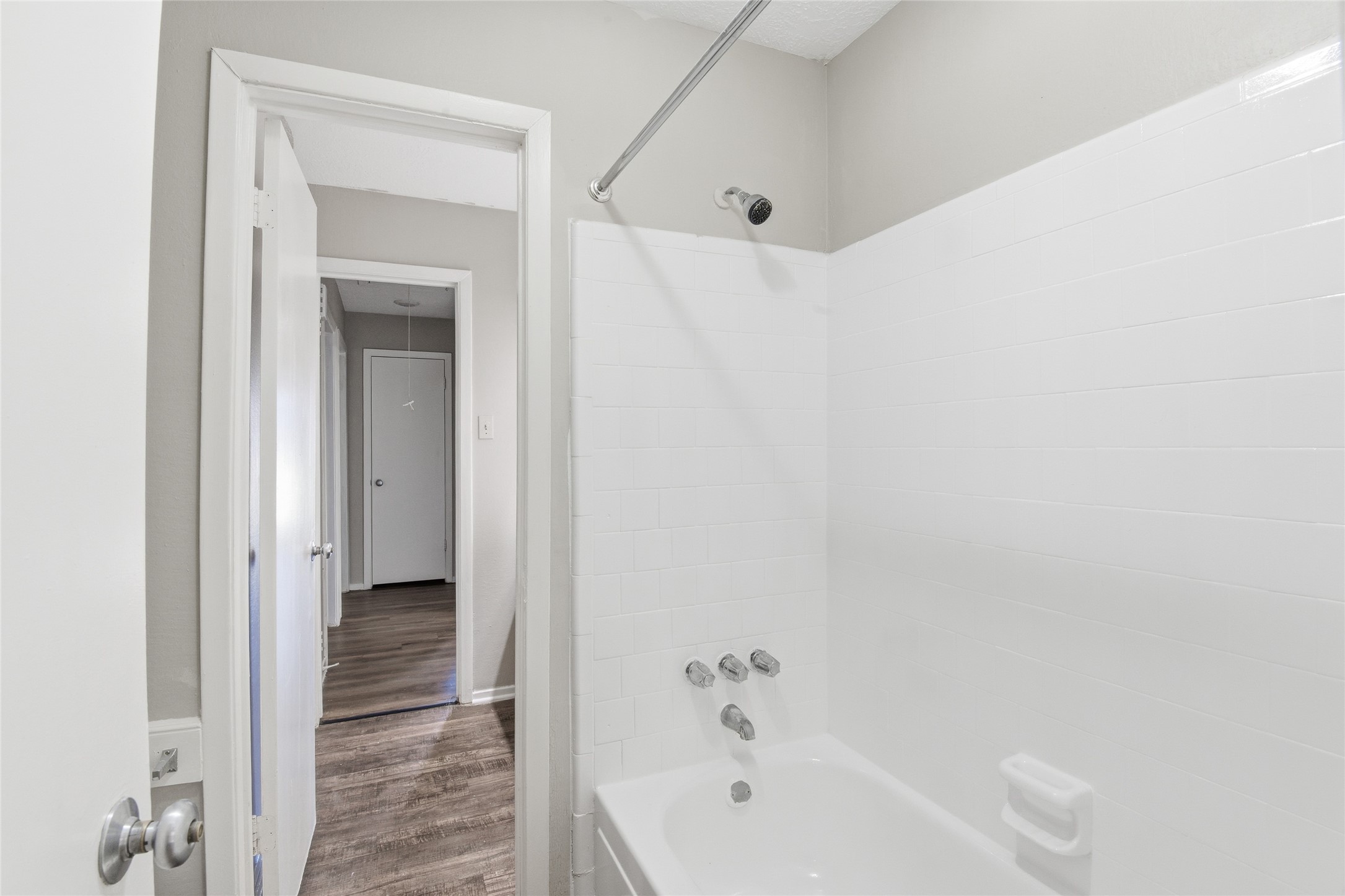 6519 Bridgegate Drive Spring, TX 77373 - Photo 22 of 23 a bathroom with a tub shower and a sink