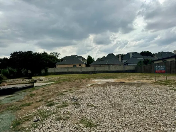 $950,000 | 9111 Bluff Hollow Court, Dallas, TX 75220