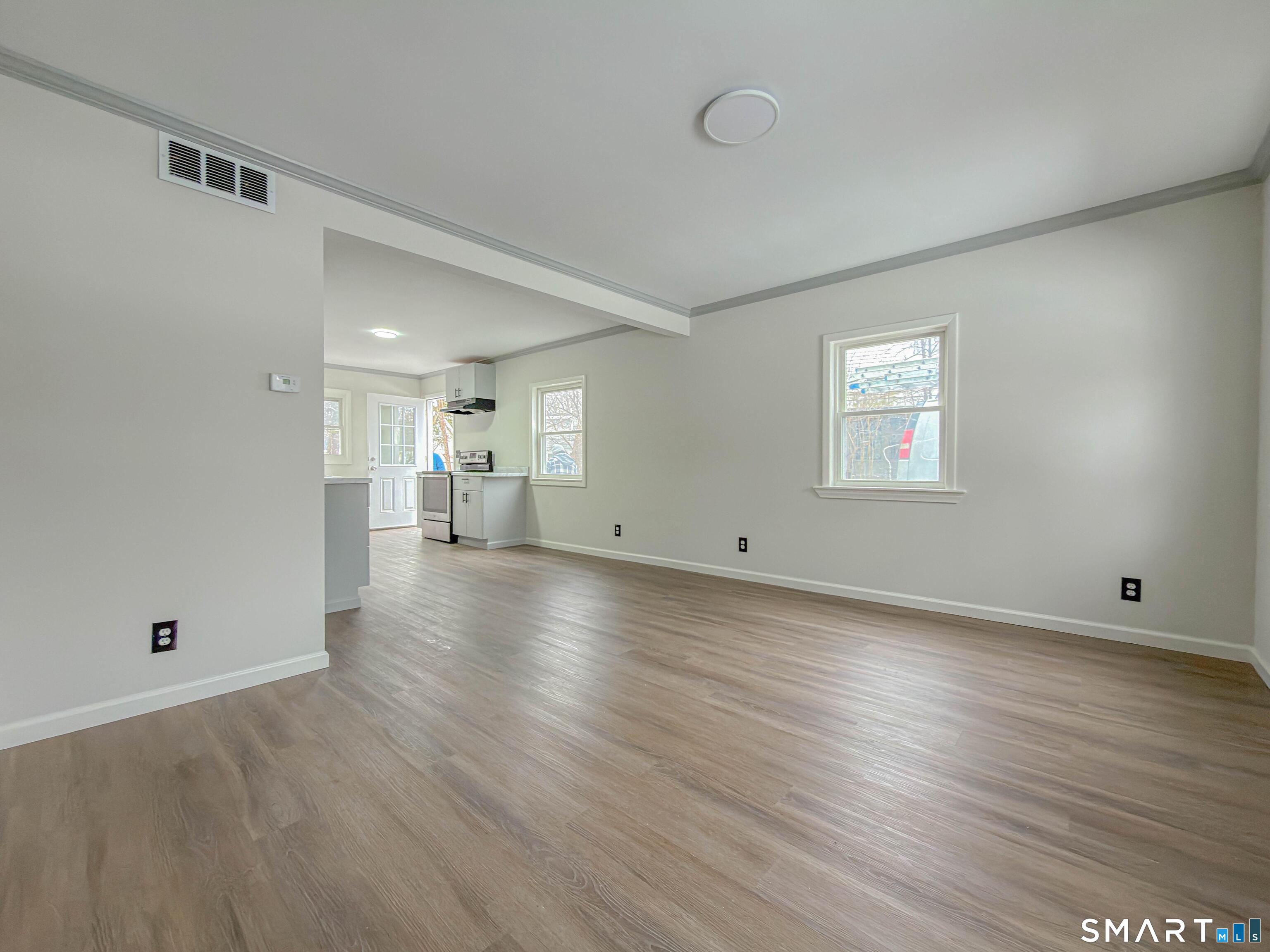 21 Skipper Street New Britain, CT 06053 - Photo 3 of 11